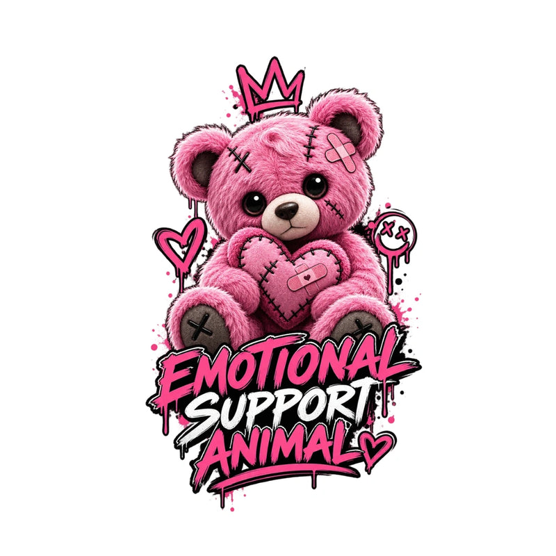 Druckmotiv im Streetwear-Stil mit einem rosa Teddybären, Pflastern und dem Schriftzug Emotional Support Animal.